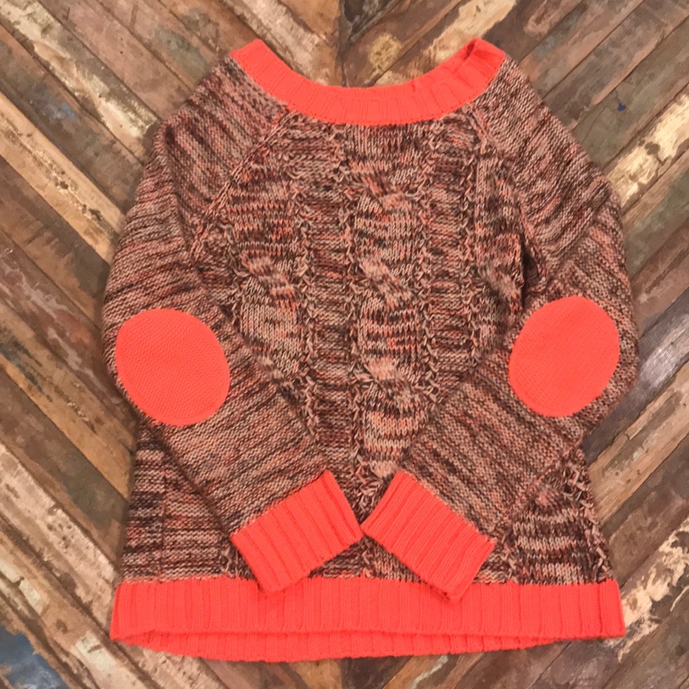 ☀️ Clearance Adorable sweater w/elbow patch detail
